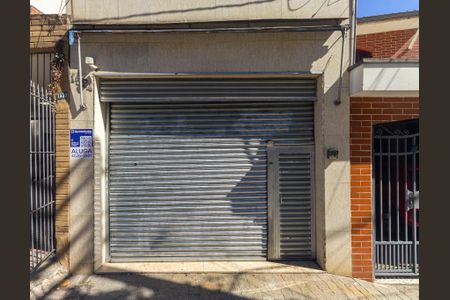 Fachada + Plaquinha de casa para alugar com 2 quartos, 110m² em Vila Carrão, São Paulo