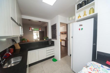 Cozinha de apartamento à venda com 3 quartos, 125m² em Sion, Belo Horizonte