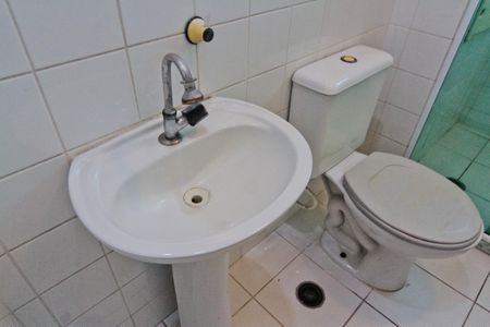 Apartamento para alugar com 51m², 2 quartos e 1 vaga Apartamento para alugar com 51m², 2 quartos e 1 vagaBanheiro