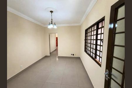 Casa para alugar com 230m², 3 quartos e 3 vagasSala