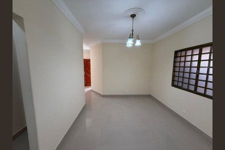 Casa para alugar com 230m², 3 quartos e 3 vagasSala