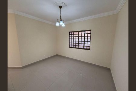 Casa para alugar com 230m², 3 quartos e 3 vagasQuarto