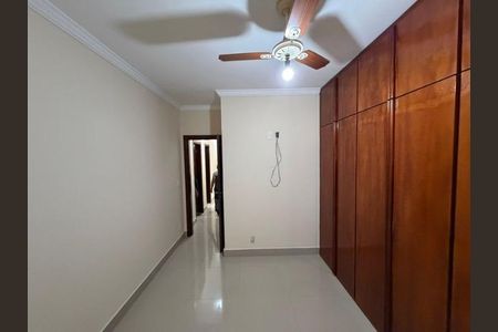 Casa para alugar com 230m², 3 quartos e 3 vagasQuarto