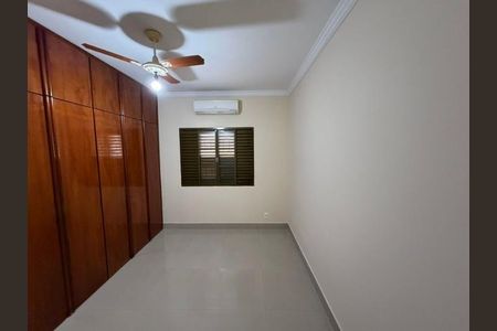 Casa para alugar com 230m², 3 quartos e 3 vagasQuarto
