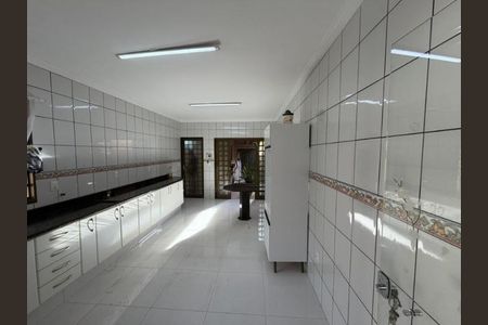 Cozinha de casa para alugar com 3 quartos, 230m² em Santa Mônica, Uberlândia