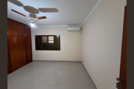 Casa para alugar com 230m², 3 quartos e 3 vagasQuarto