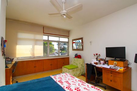 Casa para alugar com 375m², 4 quartos e 5 vagas Casa para alugar com 375m², 4 quartos e 5 vagasQuarto 2