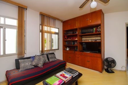 Casa para alugar com 375m², 4 quartos e 5 vagas Casa para alugar com 375m², 4 quartos e 5 vagasSala 2