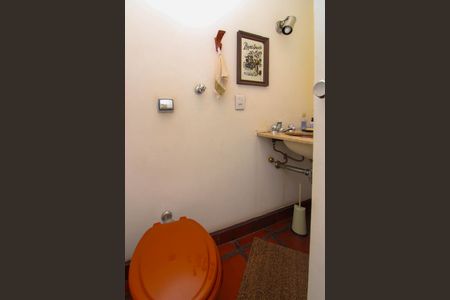 Casa para alugar com 375m², 4 quartos e 5 vagas Casa para alugar com 375m², 4 quartos e 5 vagasLavabo