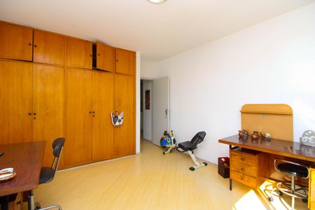 Casa para alugar com 375m², 4 quartos e 5 vagas Casa para alugar com 375m², 4 quartos e 5 vagasQuarto 1