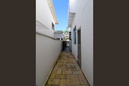 Casa para alugar com 375m², 4 quartos e 5 vagas Casa para alugar com 375m², 4 quartos e 5 vagasÁrea externa
