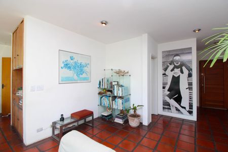Casa para alugar com 375m², 4 quartos e 5 vagas Casa para alugar com 375m², 4 quartos e 5 vagasSala 1