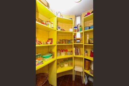 Casa para alugar com 375m², 4 quartos e 5 vagas Casa para alugar com 375m², 4 quartos e 5 vagasDespensa