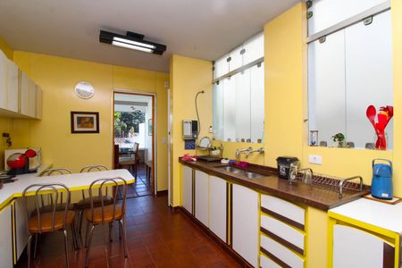 Cozinha de casa para alugar com 4 quartos, 375m² em Morumbi, São Paulo