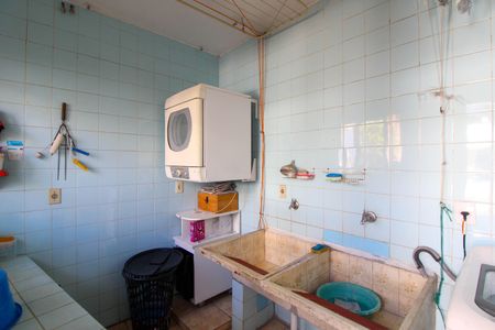 Casa para alugar com 375m², 4 quartos e 5 vagas Casa para alugar com 375m², 4 quartos e 5 vagasÁrea de Serviço