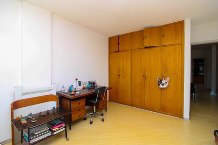Casa para alugar com 375m², 4 quartos e 5 vagas Casa para alugar com 375m², 4 quartos e 5 vagasQuarto 1