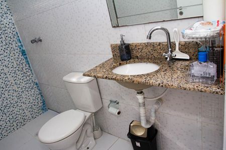 Banheiro 1 de casa à venda com 3 quartos, 170m² em Jardim Tango, São Paulo