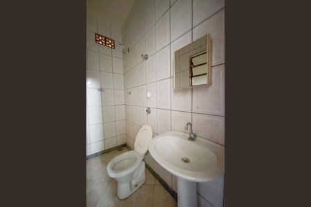 Casa para alugar com 65m², 3 quartos e sem vaga Casa para alugar com 65m², 3 quartos e sem vagaBanheiro