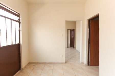 Quarto 1 de casa para alugar com 3 quartos, 65m² em Califórnia, Belo Horizonte