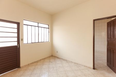 Casa para alugar com 3 quartos, 65m² em Califórnia, Belo Horizonte