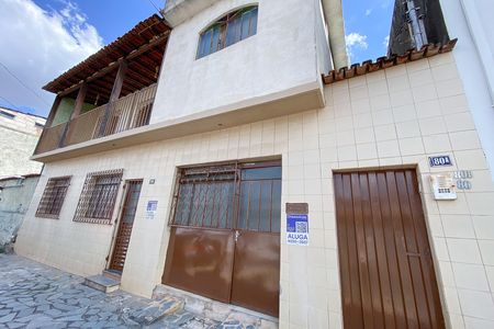 PLAQUINHA INSTALADA_BBYX-249 de casa para alugar com 3 quartos, 65m² em Califórnia, Belo Horizonte