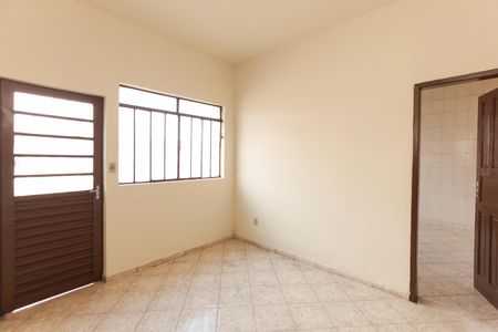 Sala de casa para alugar com 3 quartos, 65m² em Califórnia, Belo Horizonte