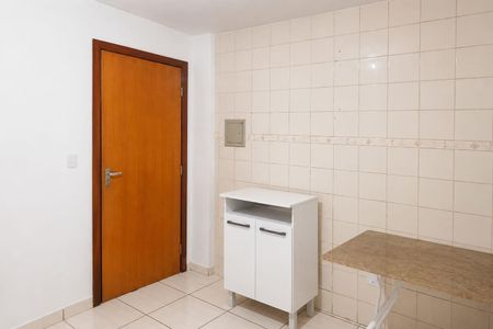 Cozinha de kitnet/studio para alugar com 1 quarto, 28m² em Centro, Curitiba