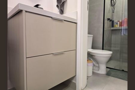 Banheiro Social de apartamento à venda com 2 quartos, 43m² em Vila Rosalia, Guarulhos