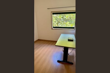 Casa à venda com 185m², 6 quartos e 2 vagas Casa à venda com 185m², 6 quartos e 2 vagasQuarto