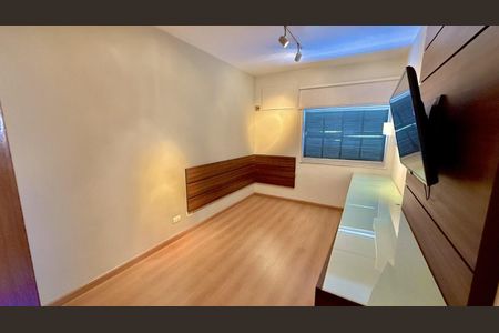 Casa à venda com 185m², 6 quartos e 2 vagas Casa à venda com 185m², 6 quartos e 2 vagasQuarto
