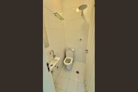 Casa à venda com 185m², 6 quartos e 2 vagas Casa à venda com 185m², 6 quartos e 2 vagasBanheiro
