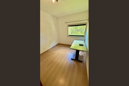 Casa à venda com 185m², 6 quartos e 2 vagas Casa à venda com 185m², 6 quartos e 2 vagasQuarto