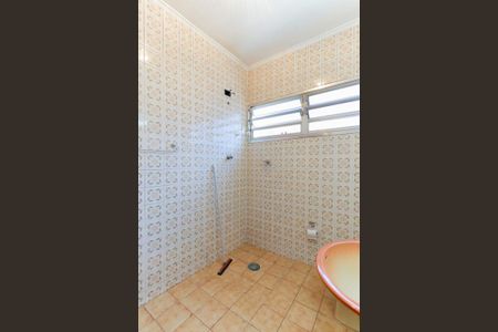 Casa para alugar com 337m², 4 quartos e 5 vagas Casa para alugar com 337m², 4 quartos e 5 vagasBanheiro social