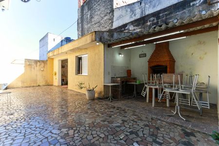 Casa para alugar com 337m², 4 quartos e 5 vagas Casa para alugar com 337m², 4 quartos e 5 vagasQuintal e área de lazer