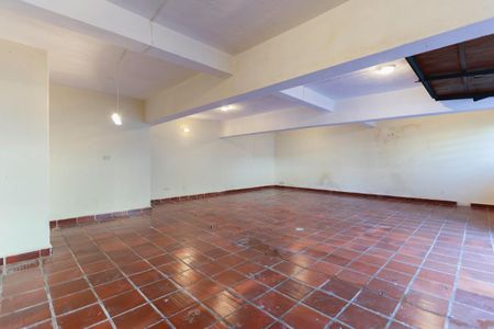 Garagem de casa para alugar com 4 quartos, 337m² em Jardim Peri, São Paulo