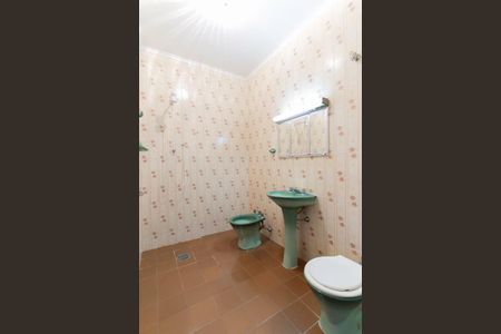 Casa para alugar com 337m², 4 quartos e 5 vagas Casa para alugar com 337m², 4 quartos e 5 vagasBanheiro da suíte 2