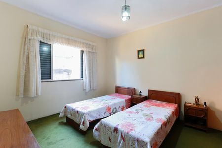 Casa para alugar com 337m², 4 quartos e 5 vagas Casa para alugar com 337m², 4 quartos e 5 vagasQuarto 1