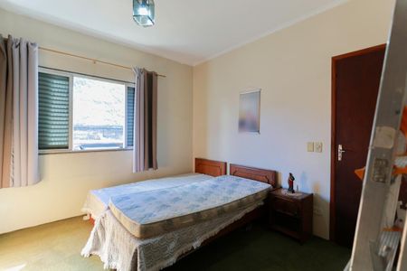 Casa para alugar com 337m², 4 quartos e 5 vagas Casa para alugar com 337m², 4 quartos e 5 vagasQuarto 2