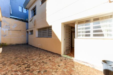 Casa para alugar com 337m², 4 quartos e 5 vagas Casa para alugar com 337m², 4 quartos e 5 vagasQuintal e área de lazer