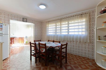 Casa para alugar com 337m², 4 quartos e 5 vagas Casa para alugar com 337m², 4 quartos e 5 vagasCopa