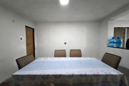 Casa à venda com 165m², 2 quartos e 2 vagas Casa à venda com 165m², 2 quartos e 2 vagasSala de Jantar