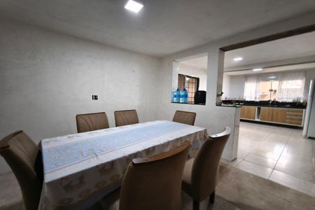 Casa à venda com 165m², 2 quartos e 2 vagas Casa à venda com 165m², 2 quartos e 2 vagasSala de Jantar