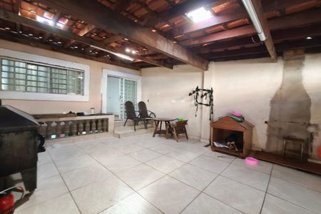 Quintal de casa à venda com 2 quartos, 165m² em Loteamento Residencial Novo Mundo, Campinas