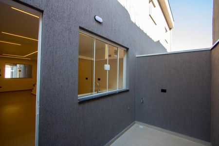 Área dos fundos de casa à venda com 3 quartos, 104m² em Vila Eldizia, Santo André