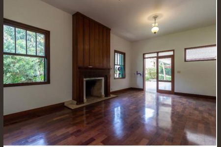 Casa à venda com 5 quartos, 700m² em Jardim dos Estados, São Paulo
