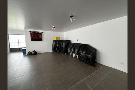 Casa à venda com 4 quartos, 300m² em Jardim da Saúde, São Paulo
