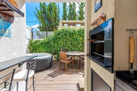Apartamento à venda com 80m², 2 quartos e 2 vagasChurrasqueira