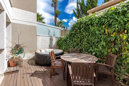 Apartamento à venda com 80m², 2 quartos e 2 vagasHidromassagem