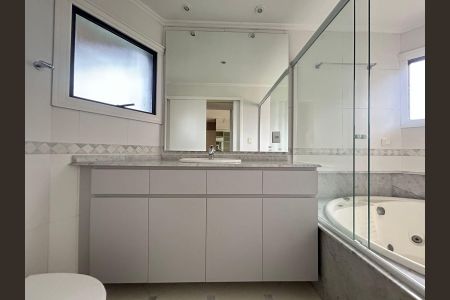 Apartamento para alugar com 230m², 3 quartos e 2 vagas Apartamento para alugar com 230m², 3 quartos e 2 vagasBanheiro da Suíte