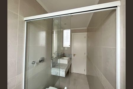 Apartamento para alugar com 230m², 3 quartos e 2 vagas Apartamento para alugar com 230m², 3 quartos e 2 vagasBanheiro